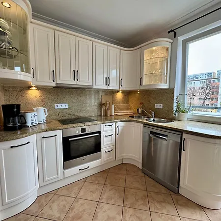 Sunny House Of Aries - Quiet & Central, Free Parking Apartament *